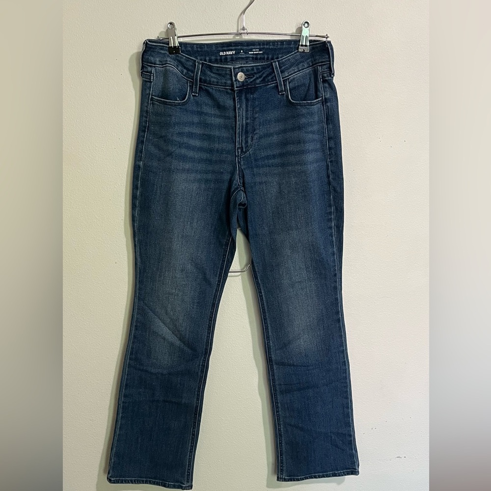 Old Navy Mid-Rise Boot-Cut jeans